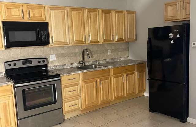 2562 N 31ST Street unit: 2Nd Floor Unit