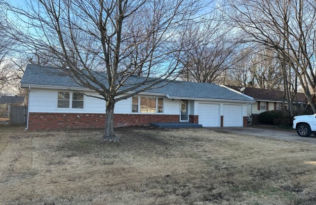 2359 S Florence Ave - 2359 South Florence Avenue, Springfield, MO 65807