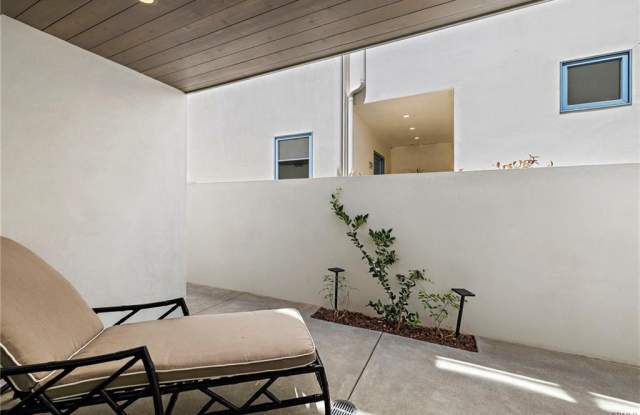 509 Carnation Avenue