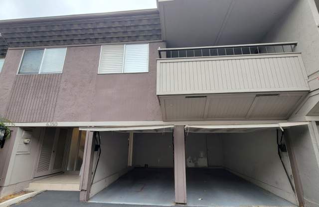 Photo of 3 bd/2 ba Townhouse close to USD.