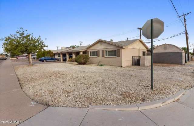 7219 E ROOSEVELT Street