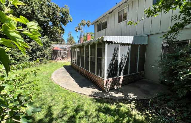 Spacious Home in Wonderful Davis Neighborhood!