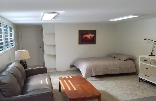 Cozy and Quiet Furnished Studio...Super convenient location next to K.C.C- must see!!!!! photos photos