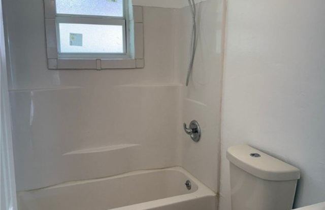 286 Lowell Avenue unit: 292