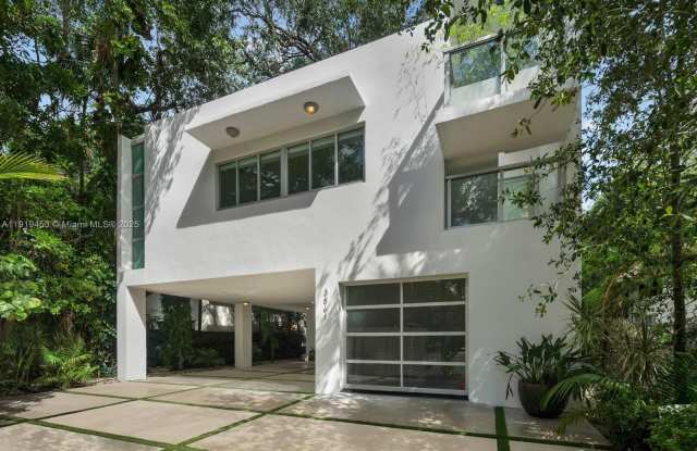 Photo of 3861 Kumquat Ave