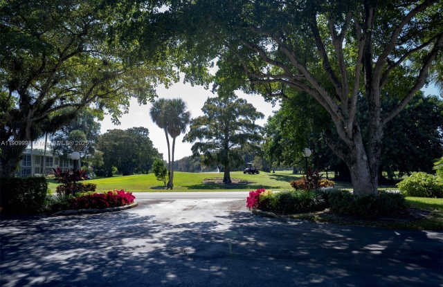 Photo of 4017 N Cypress Dr