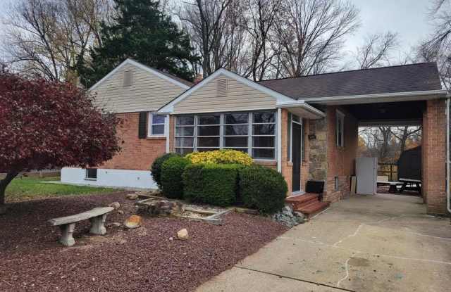 Photo of 2207 E HUNTINGTON DRIVE