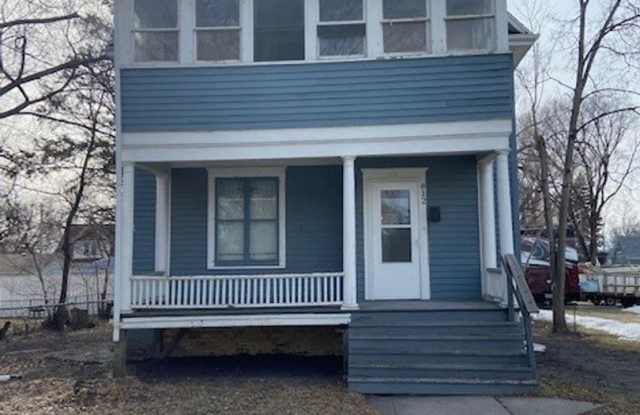 Charming 4 Bedroom 2 Bath House