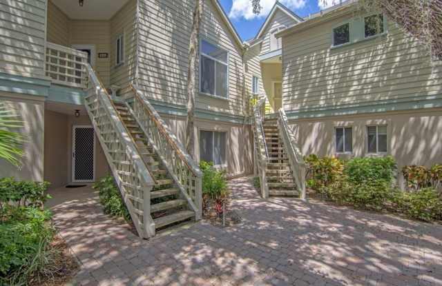 1315 E Winding Oaks Circle unit: 902