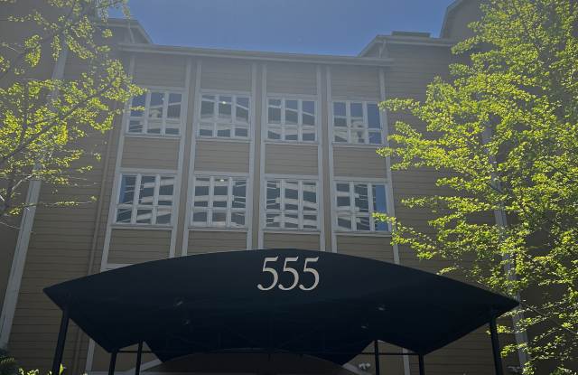 555 10th Street