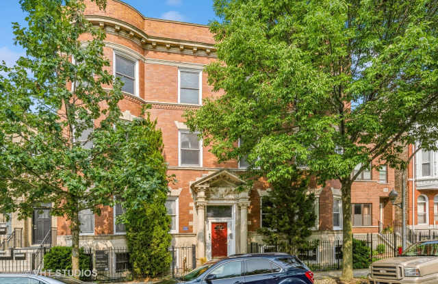 3252 S Prairie Avenue - 3252 South Prairie Avenue, Chicago, IL 60616