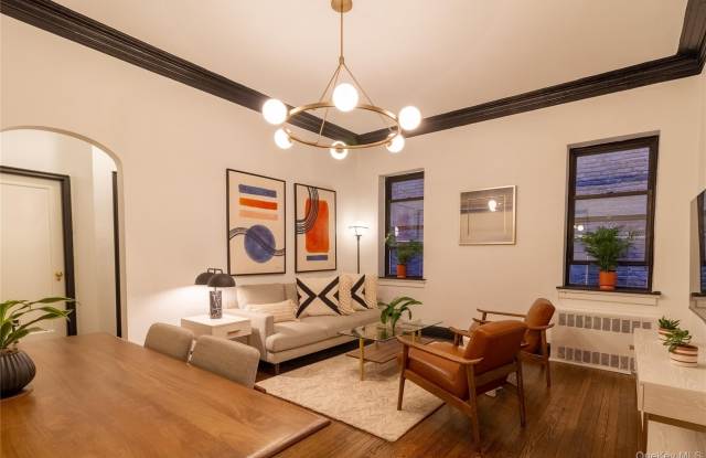 Photo of 407 Central Park W unit: 1A