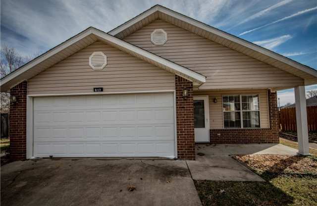 617 Bliss  CIR - 617 Bliss Circle, Centerton, AR 72719