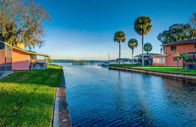 128 LAKE SHORE DRIVE N