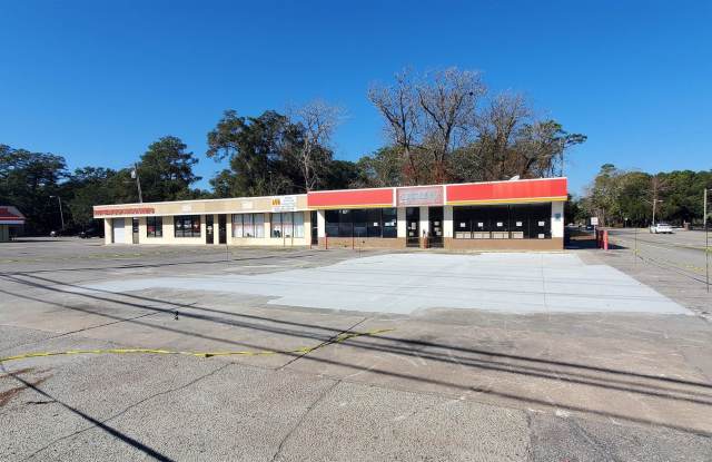 1599 Highway 17
