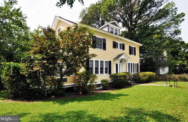 3752 KANAWHA STREET NW