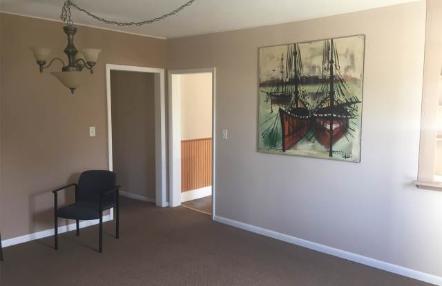 621 Hutchinson Street