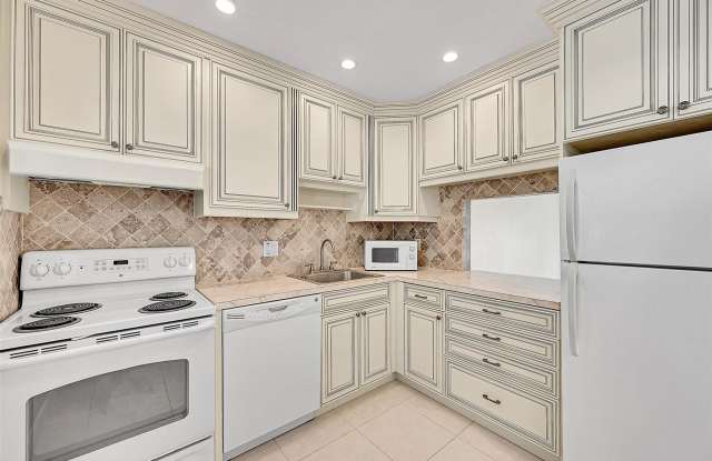 23 Abbey Lane unit: 202