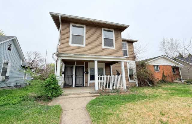 NOW SHOWING: 3 Bedroom / 2 Bath located at 2715 Boulevard Pl. in Indianapolis, IN