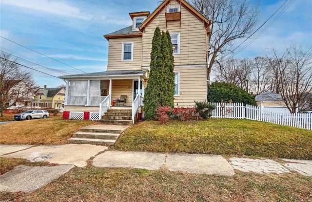 Photo of 130 Norwood Avenue unit: 2