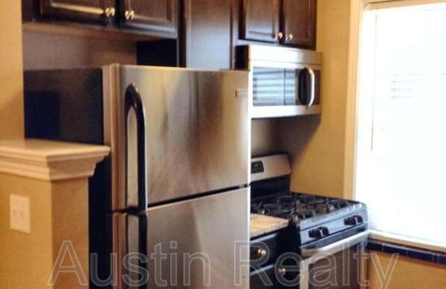 1035 Claytonia Ter Apt 1S