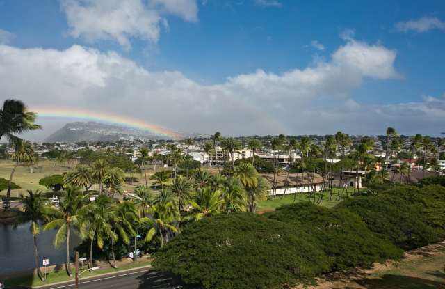 3 bed, 2 bath, 1 parking in Waikiki with Diamond Head Views