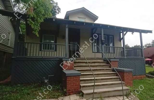 1407 16th Ave S