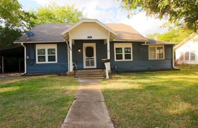 609 E 11th Street - 609 East 11th Street, Bonham, TX 75418