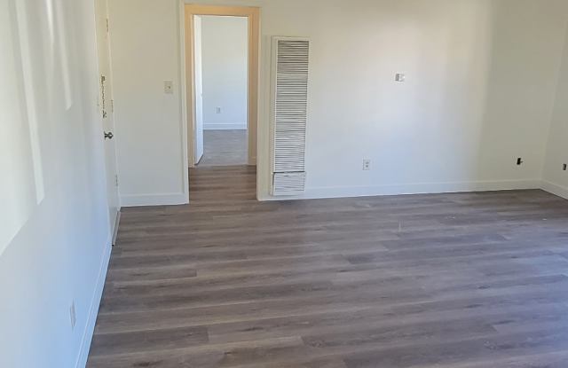 Photo of 5330 Driftwood Street #5