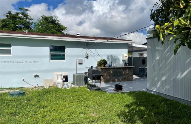 705 S 61st Ave - 705 South 61st Avenue, Hollywood, FL 33023
