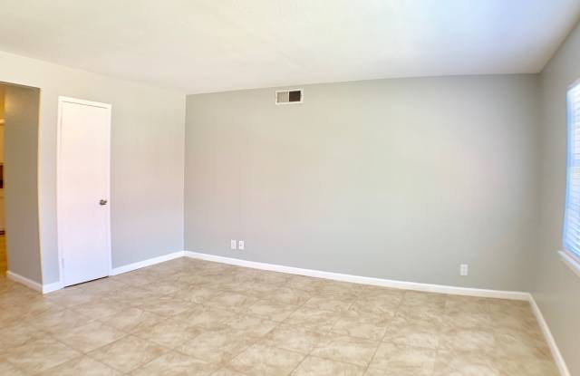 3818 Englewood Circle