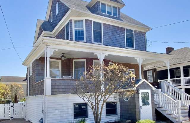 21 North Avenue