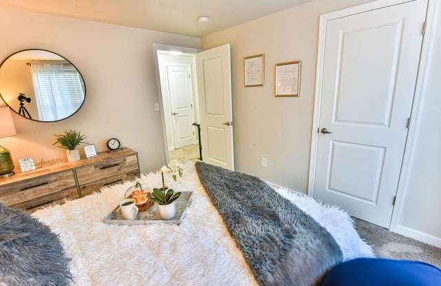 Verona at Middle River