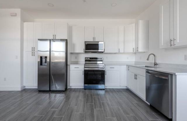 246 Rotonda Boulevard West Unit B