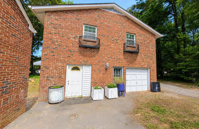 4421 Kernersville Rd (Apt)
