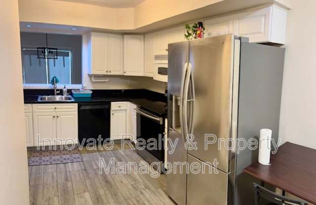 584 S Mount Vernon Cir