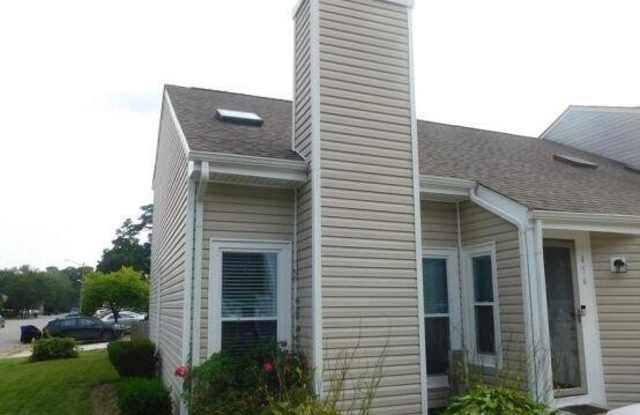 Photo of 456 Benlea Circle