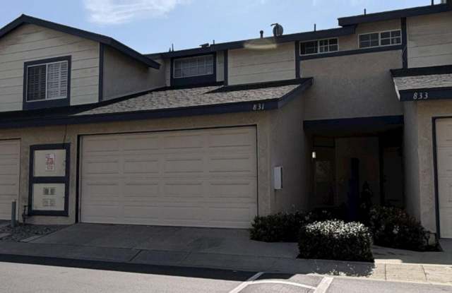 831 Carlton Privado Ontario 2 Bedroom 2.5 Bath Condo Available 4/1/2026