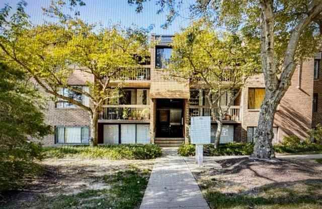 8705 HAYSHED Lane unit: 33