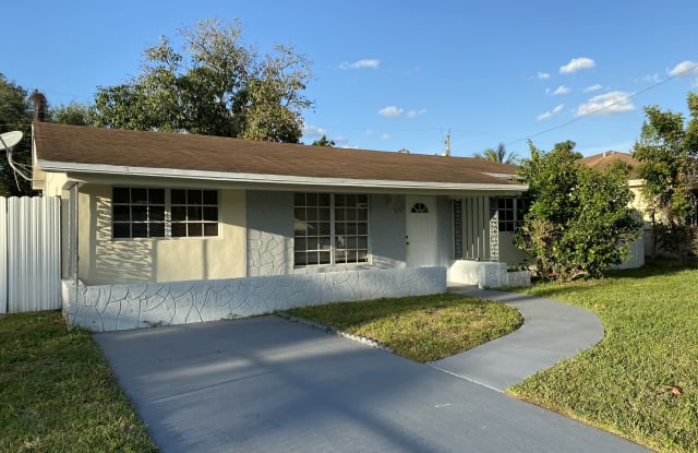 6325 Plunkett St - 6325 Plunkett Street, Hollywood, FL 33023