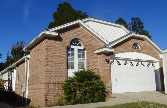 2060 CAMBRIDGE CIR - 2060 Cambridge Circle, Ferry Pass, FL 32514