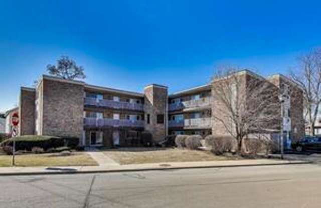Photo of 600 S York Street, Unit 3D, Elmhurst, IL 60126