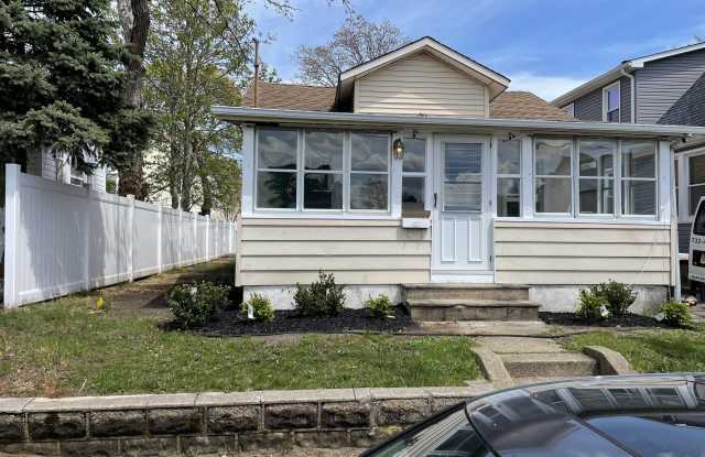 1826 Briarwood Terrace