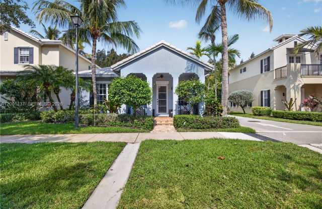 184 W Bay Cedar Cir