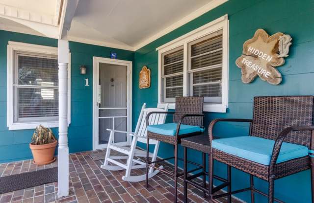 (K171) 113 S. 4th Avenue Room 1 Kure Beach, NC 28449