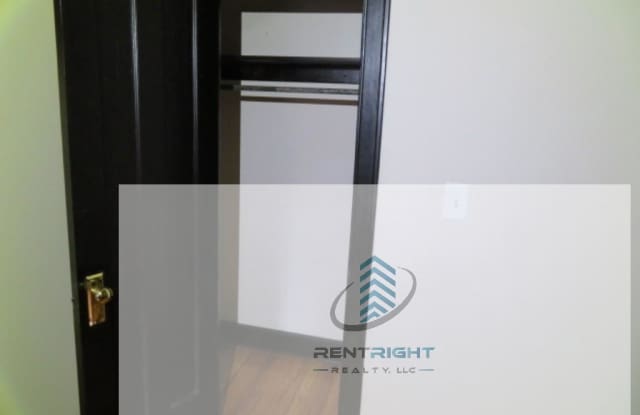 Photo of 1248 West Devon Avenue