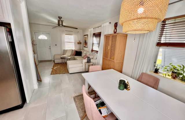 Photo of 723 W Palm Street