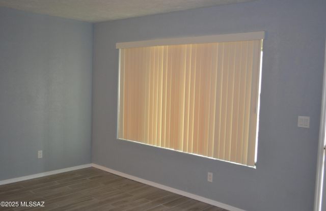 1902 S Montezuma Avenue