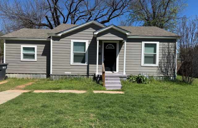 Beautifully Maintained South Waco Home