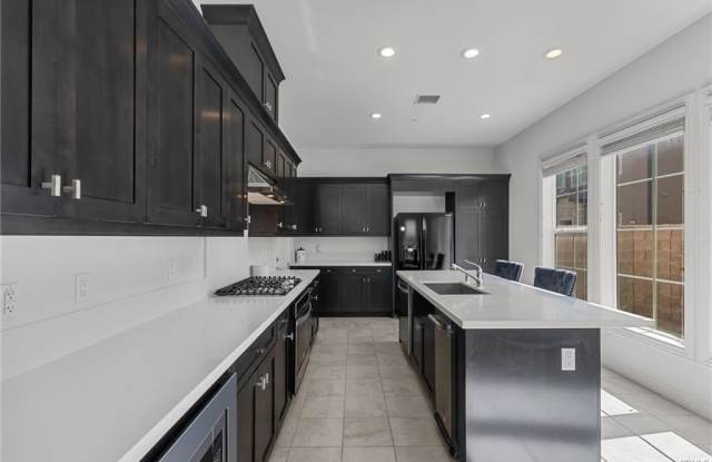 20642 West Chestnut Circle